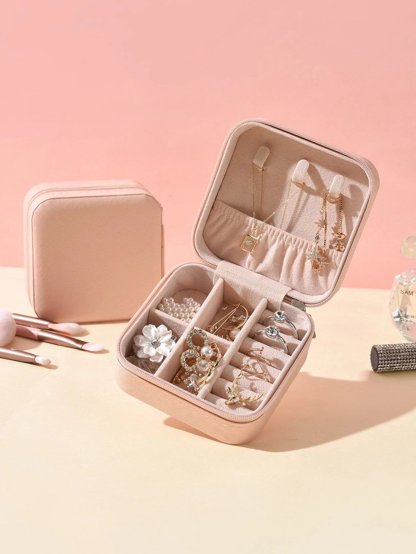 TRAVEL JEWELRY CASE