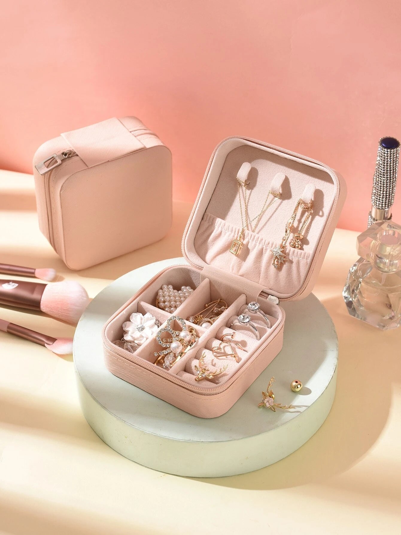 TRAVEL JEWELRY CASE